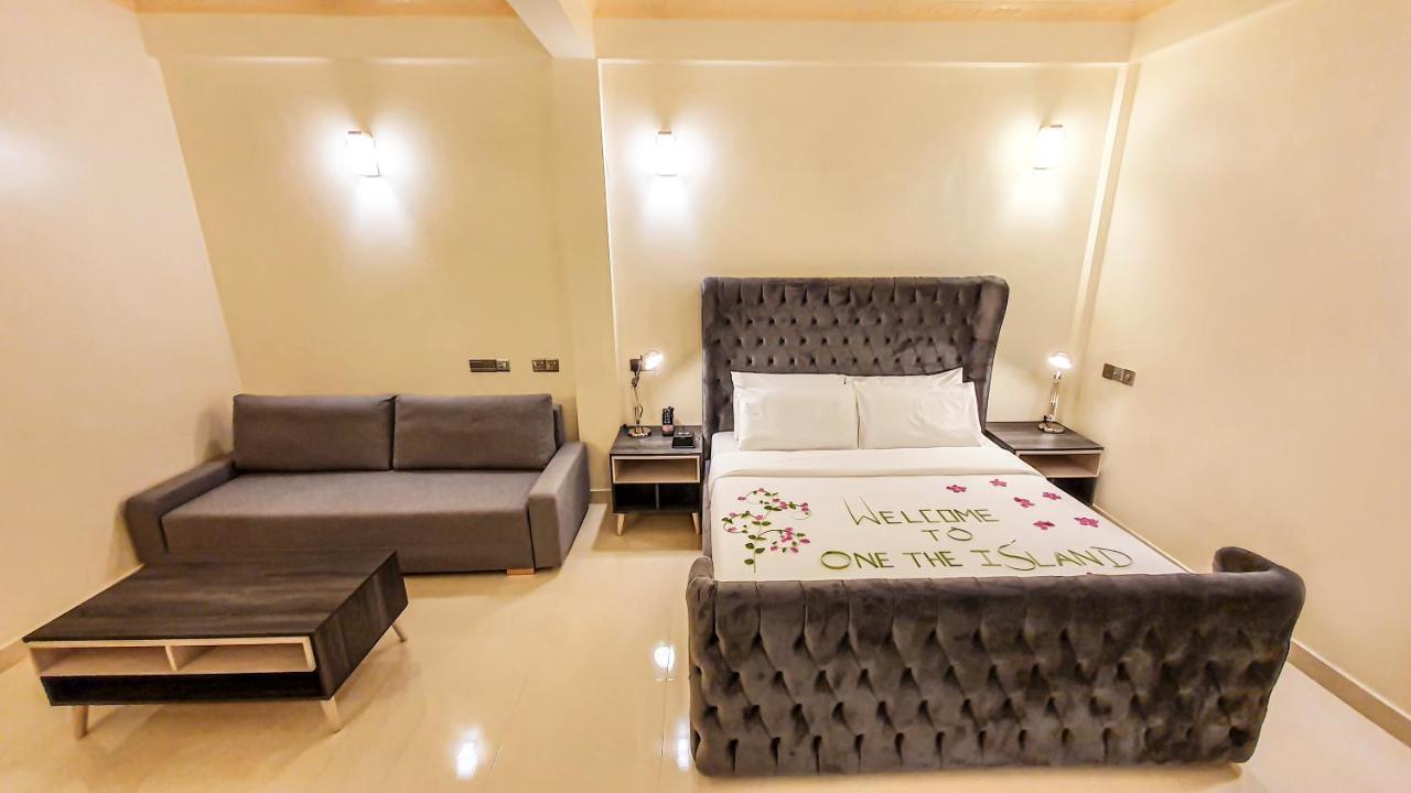 One The Island Hotell Naifaru Exteriör bild