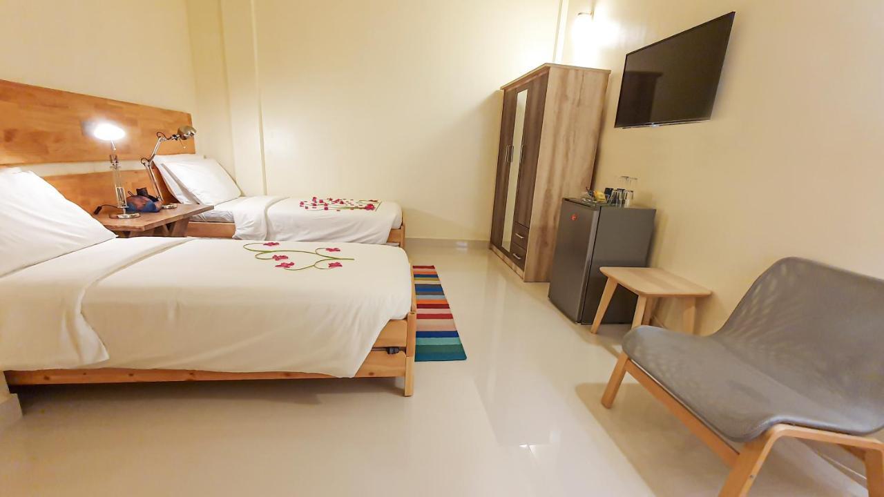 One The Island Hotell Naifaru Exteriör bild
