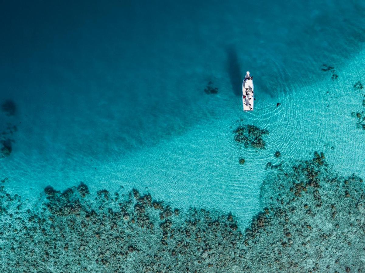 One The Island Hotell Naifaru Exteriör bild