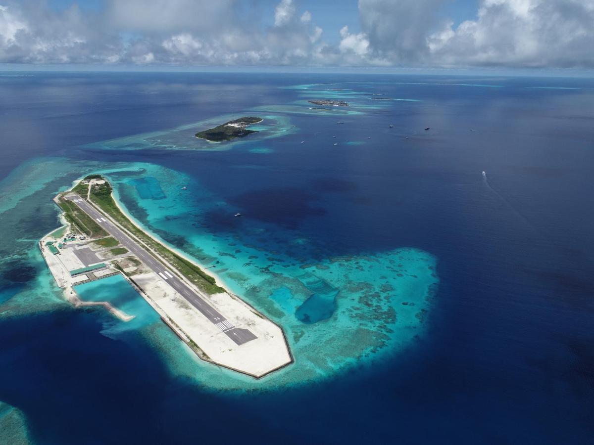 One The Island Hotell Naifaru Exteriör bild