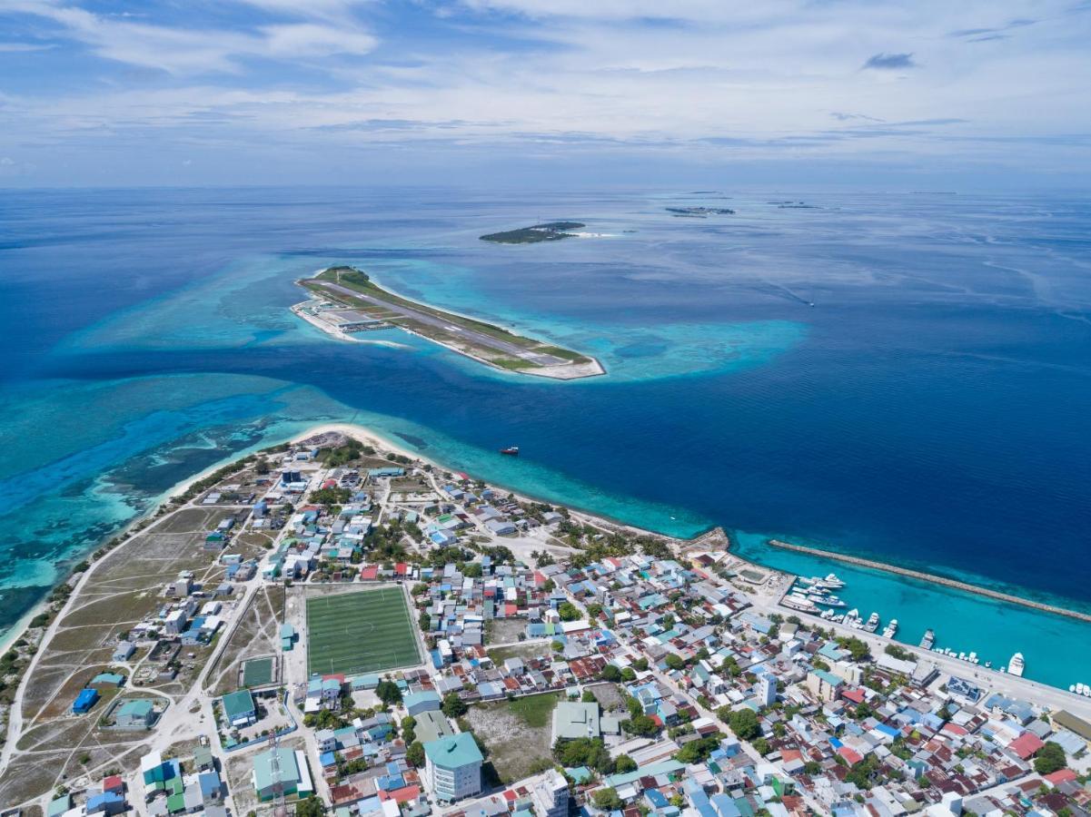 One The Island Hotell Naifaru Exteriör bild